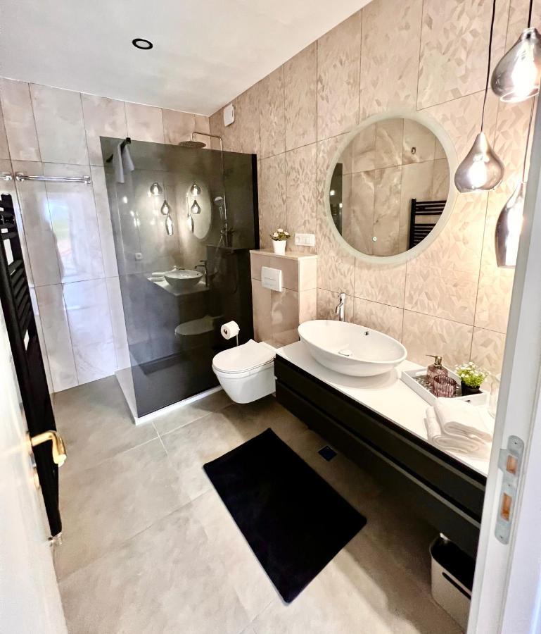 Seaview Pool Apartment-Lumiere, Island Hvar-Gdinj ภายนอก รูปภาพ